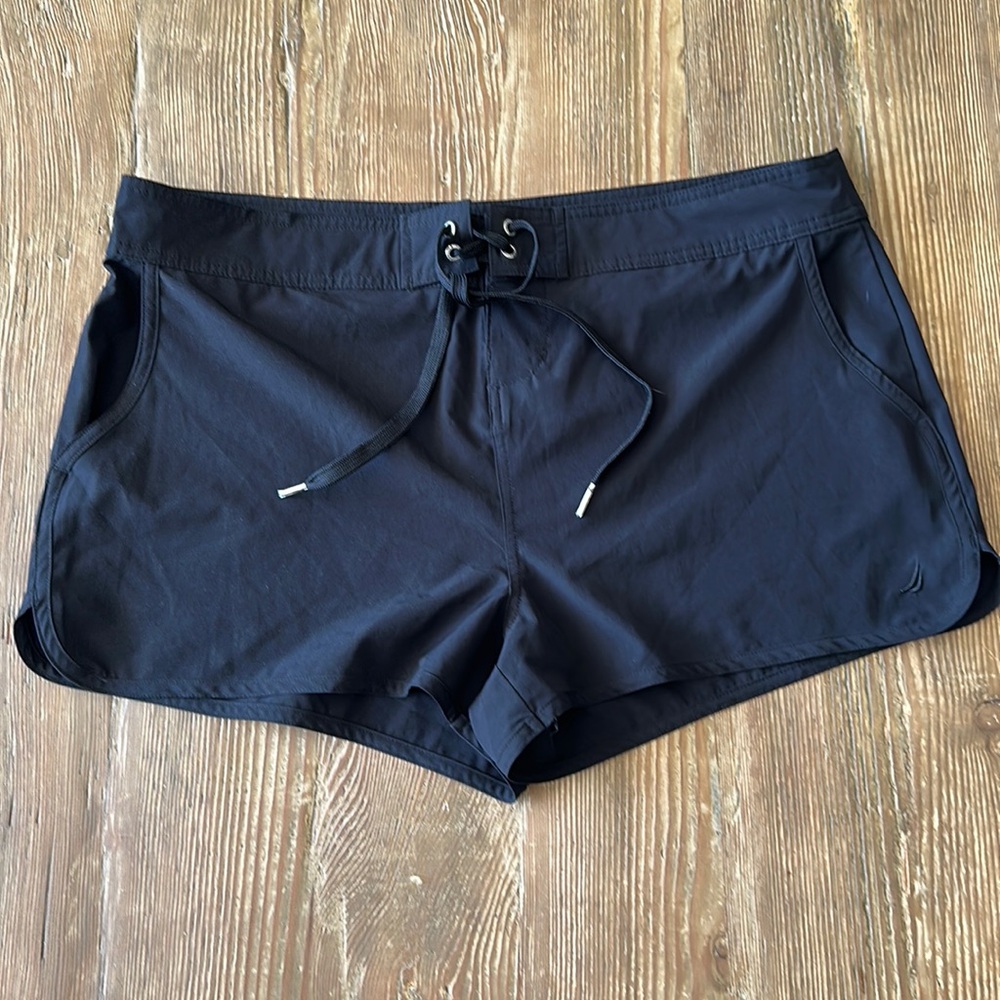 Nautica Woman’s Black Board Shorts Size XL/TG